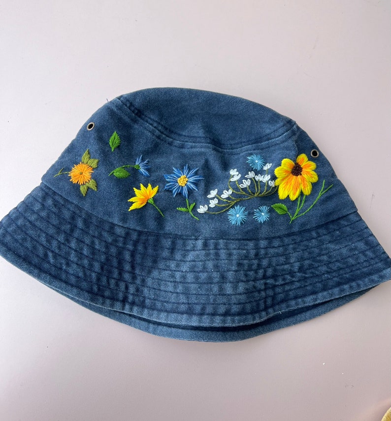 Handmade Daisy Floral Embroidered Bucket Hat – Custom Summer Hat for Women  – nestjoyz